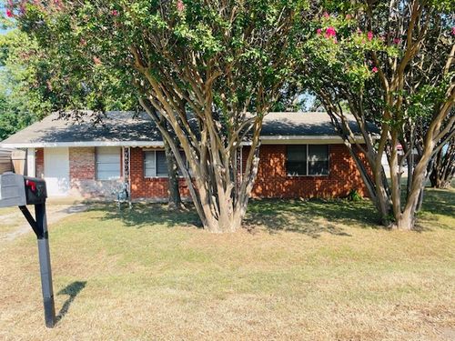 102 N Collins St, Colbert, OK, 74733-2021 | Card Image