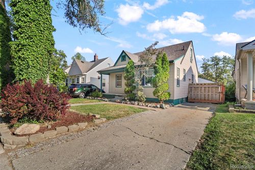 24517 Calvin St, Dearborn, MI, 48124-4416 | Card Image
