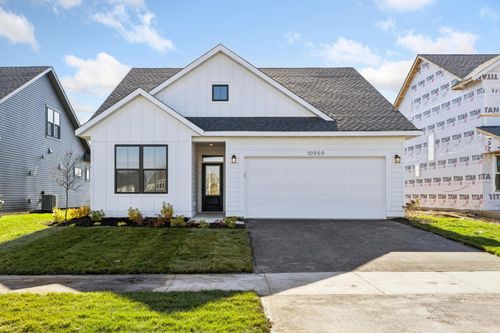 10959 37th St N, Lake Elmo, MN, 55042-5528 | Card Image