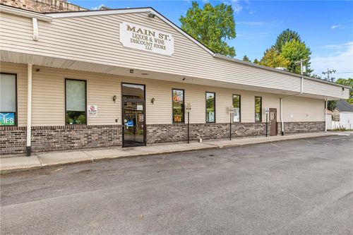 18 N Main St, Albion, NY, 14411-1241 | Card Image