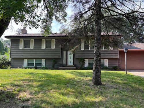 605 E 131st St, Burnsville, MN, 55337-3876 | Card Image