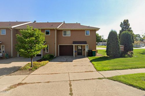 219 W Denver Ave, Bismarck, ND, 58504-6439 | Card Image