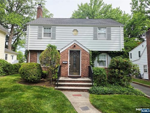 153 Sunset Ln, Tenafly, NJ, 07670-1652 | Card Image