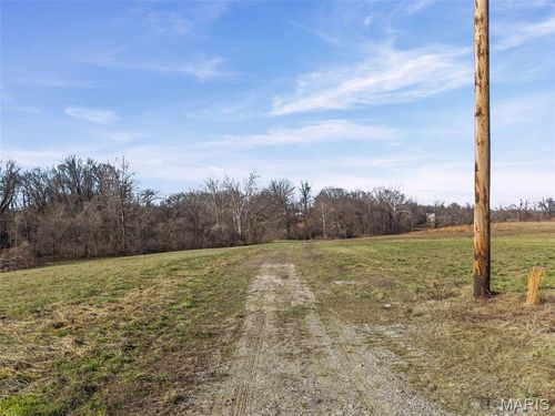 1240 Pausch Rd, O Fallon, IL, 62269-6501 | Card Image