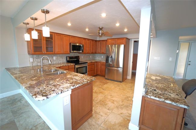 APT-9B - 1 Colony Point Dr, Condo with 2 bedrooms, 2 bathrooms and null parking in PUNTA GORDA FL | Image 9