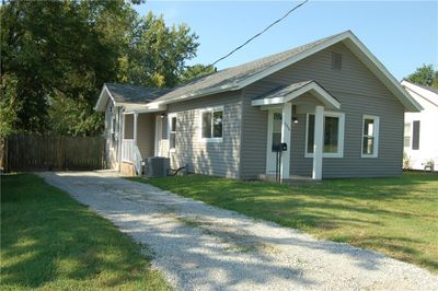 306 W Ohio Street W, House other with 2 bedrooms, 1 bathrooms and null parking in Clinton MO | Image 1