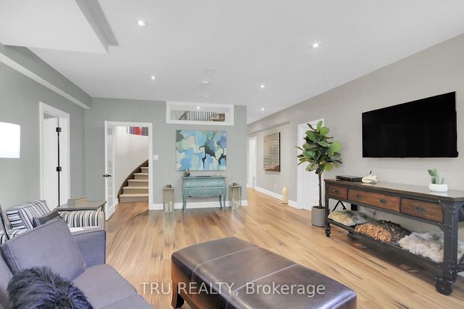 7909 Parkway Rd, House other with 5 bedrooms, 4 bathrooms and 20 parking in Metcalfe ON | Image 27