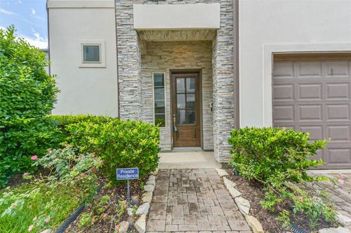 10914 Brookeshire Chase Ln, Houston, TX, 77043-4023 | Card Image