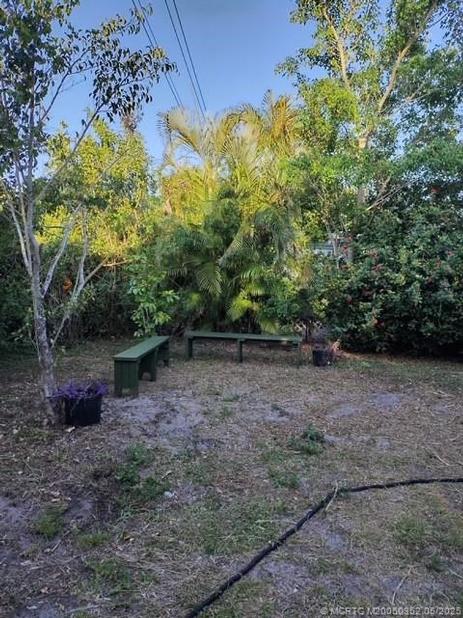 4225 1 St Ct, House other with 2 bedrooms, 2 bathrooms and 1 parking in Lantana FL | Image 4