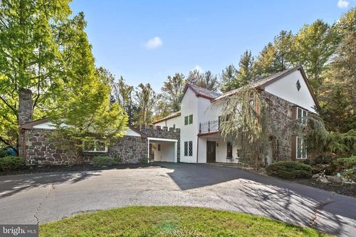 2 Meng Rd, SCHWENKSVILLE, PA, 19473-1729 | Card Image