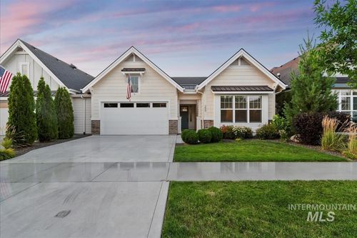 200 W Pavilion Ln, Meridian, ID, 83646-3316 | Card Image