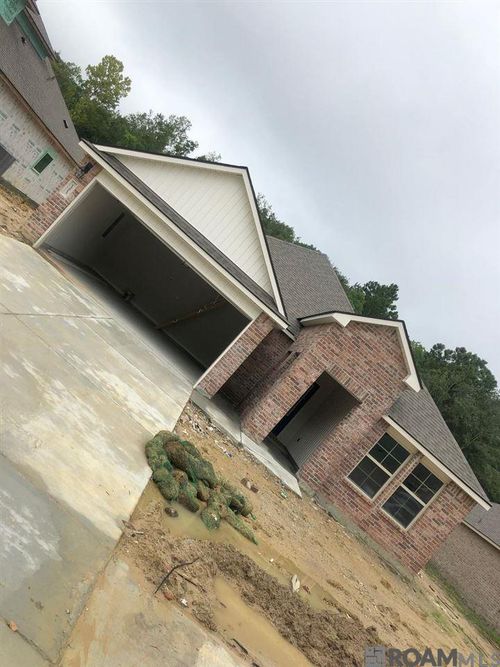 13213 Fowler Dr, Denham Springs, LA, 70706 | Card Image