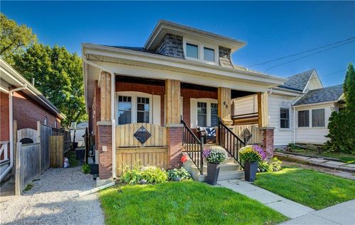 88 Walnut St, Brantford, ON, N3T1H4 | Card Image