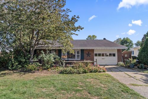 403 Meadowbrook Dr, Newark, OH, 43055-4525 | Card Image