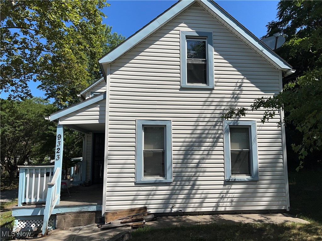 Sophia Ave, Cleveland, OH 44104