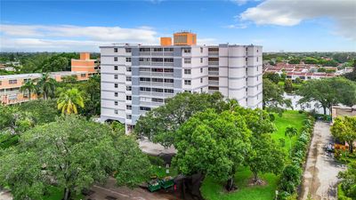 210 - 3301 Spanish Moss Ter, Condo with 2 bedrooms, 2 bathrooms and null parking in Lauderhill FL | Image 3