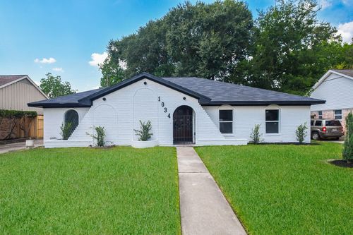 1034 W Donovan St, Houston, TX, 77091-5626 | Card Image