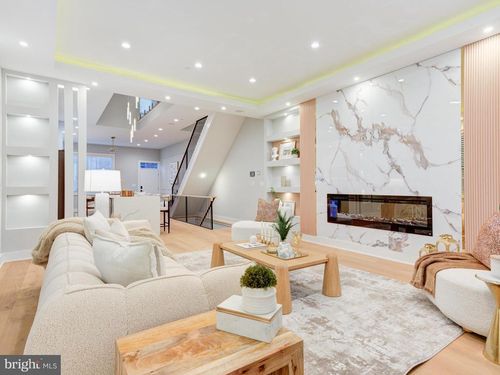 1019 E Palmer St, PHILADELPHIA, PA, 19125-4218 | Card Image