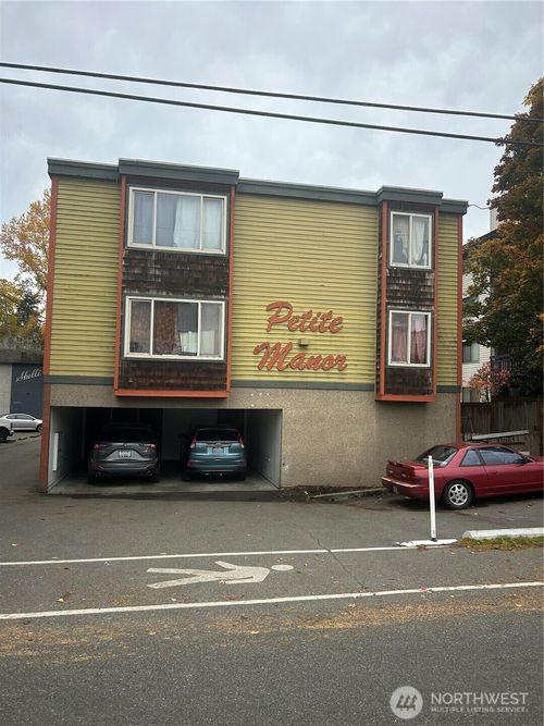 13717 32nd Avenue Ne, Seattle, WA, 98125 | Card Image