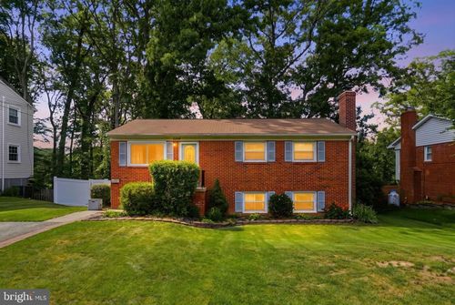 2208 Emporia St, Woodbridge, VA, 22191-2517 | Card Image