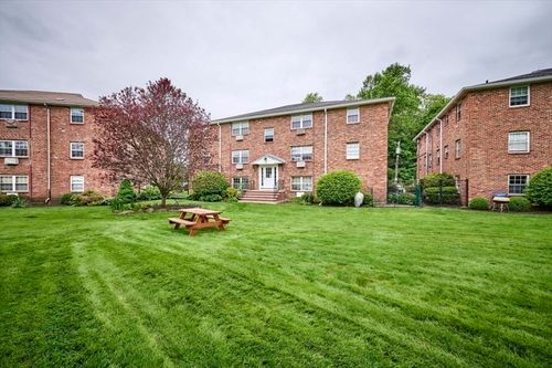 apt-10-3 Colonial Village Dr, Arlington, MA, 02474-3917 | Card Image