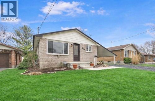 355 Indian Creek Rd W, Chatham, ON, N7M2E3 | Card Image