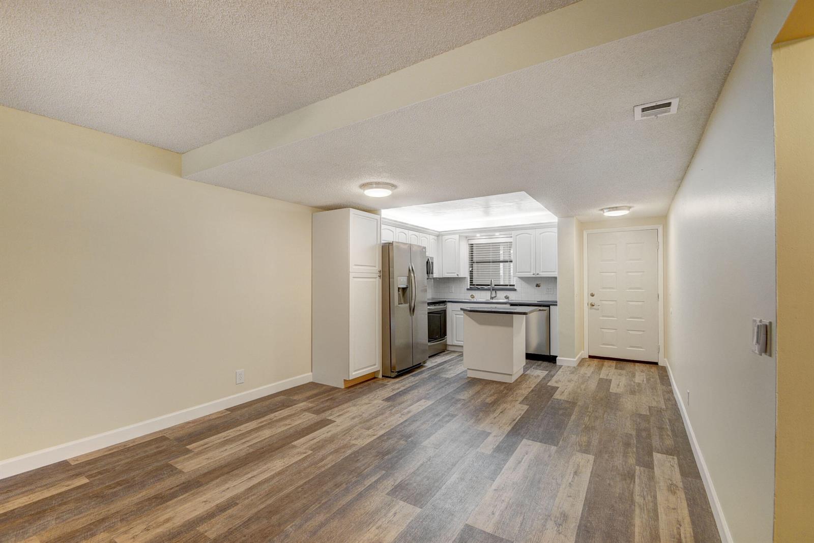 Residential Lease in Lantana 5