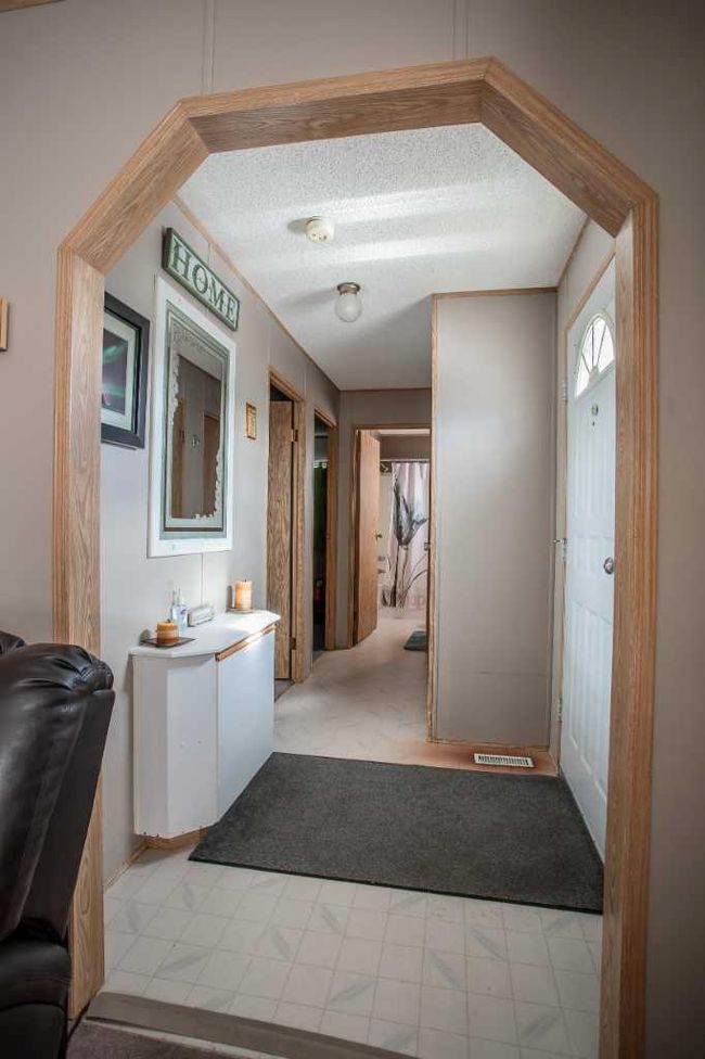11008 103 Street, House other with 3 bedrooms, 2 bathrooms and 2 parking in High Level AB | Image 17