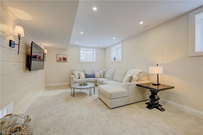 1264 King St N, House other with 5 bedrooms, 2 bathrooms and 5 parking in Saint Jacobs ON | Image 29