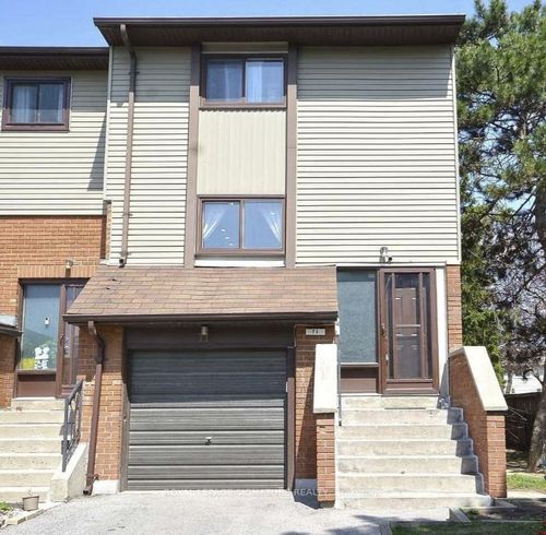 71 Carleton Pl, Brampton, ON, L6T3Z4 | Card Image