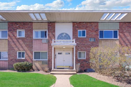 apt-2d-273 N Newbridge Rd, Levittown, NY, 11756-1580 | Card Image