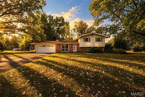 10942 Ridgecrest Dr, Saint Ann, MO, 63074-3440 | Card Image