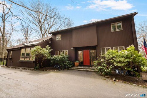 81 Deer Run Rd, Woodbridge, CT, 06525-1907 | Card Image