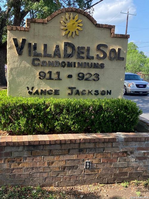 s-911 Vance Jackson Rd, San Antonio, TX, 78201-2732 | Card Image
