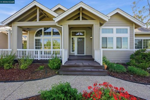 100 Sky Ranch Ln, Pleasant Hill, CA, 94523-2187 | Card Image