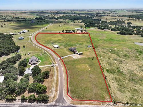 8462 Bell Meadow Blvd, Belton, TX, 76513-7966 | Card Image