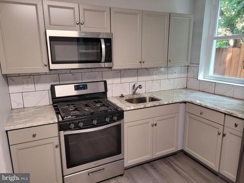 1422 Blavis St, PHILADELPHIA, PA, 19140-1929 | Card Image