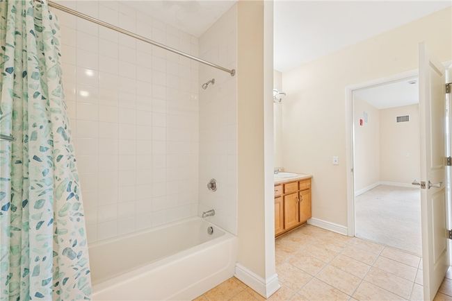 APT-306 - 5570 Centre Ave, Condo with 2 bedrooms, 2 bathrooms and 2 parking in Shadyside PA | Image 19