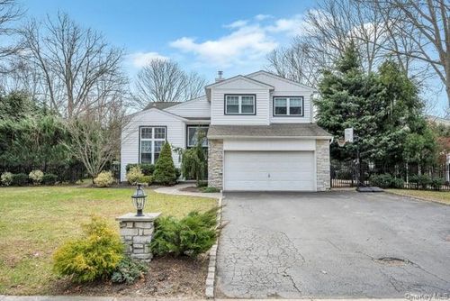 40 Arbor Field Way, Lake Grove, NY, 11755-1837 | Card Image