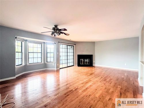 1212-1212 Woodhaven Dr, Edison, NJ, 08817-3771 | Card Image