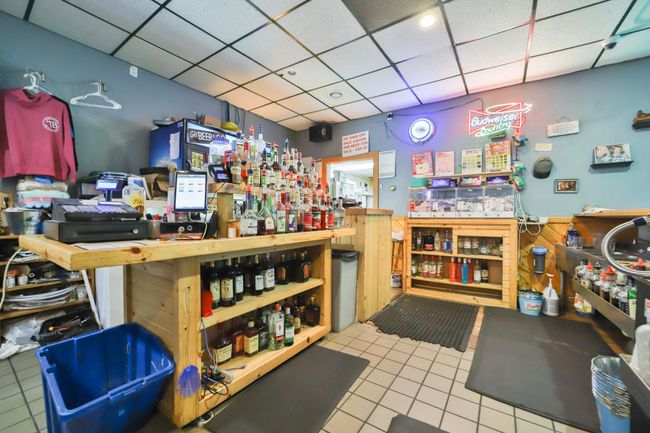 Main Level Bar area | Image 14