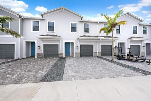 272 Sw Sally Way, Stuart, FL, 34997-7365 | Card Image