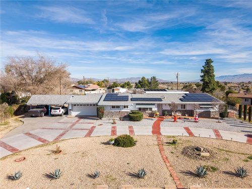 16464 Desert Knoll Dr, Victorville, CA, 92395 | Card Image