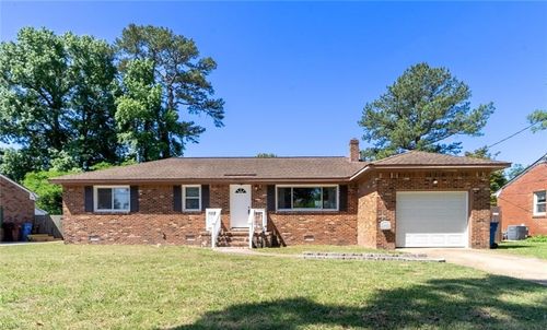 207 Mccosh Dr, Chesapeake, VA, 23320-6017 | Card Image