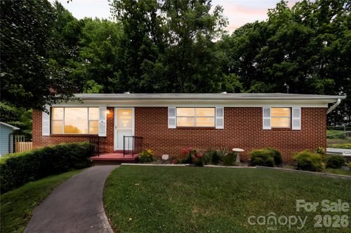 309 Oak Hill Rd, Candler, NC, 28715-9673 | Card Image