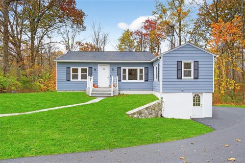 12 Russell Rd, Wappingers Falls, NY, 12590-1818 | Card Image