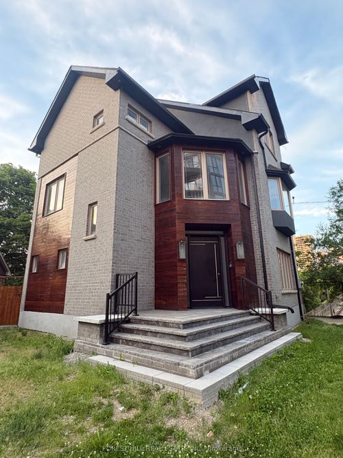 17 Kennedy Park Rd, Toronto, ON, M6P3H2 | Card Image