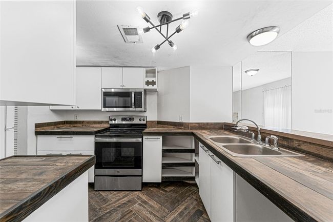 APT-101 - 4035 Angel Oak Ct, Condo with 2 bedrooms, 2 bathrooms and null parking in TAMPA FL | Image 15