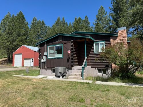 643 S Main St, Cascade, ID, 83611 | Card Image