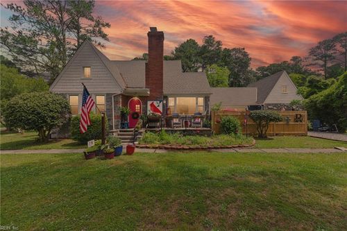 290 Circle Dr, Port Haywood, VA, 23138-2112 | Card Image